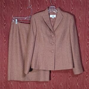LE SUIT PETITE 2 Piece Long Sleeve Brownish Red Skirt Women Sz 8P BUSINESS WORK